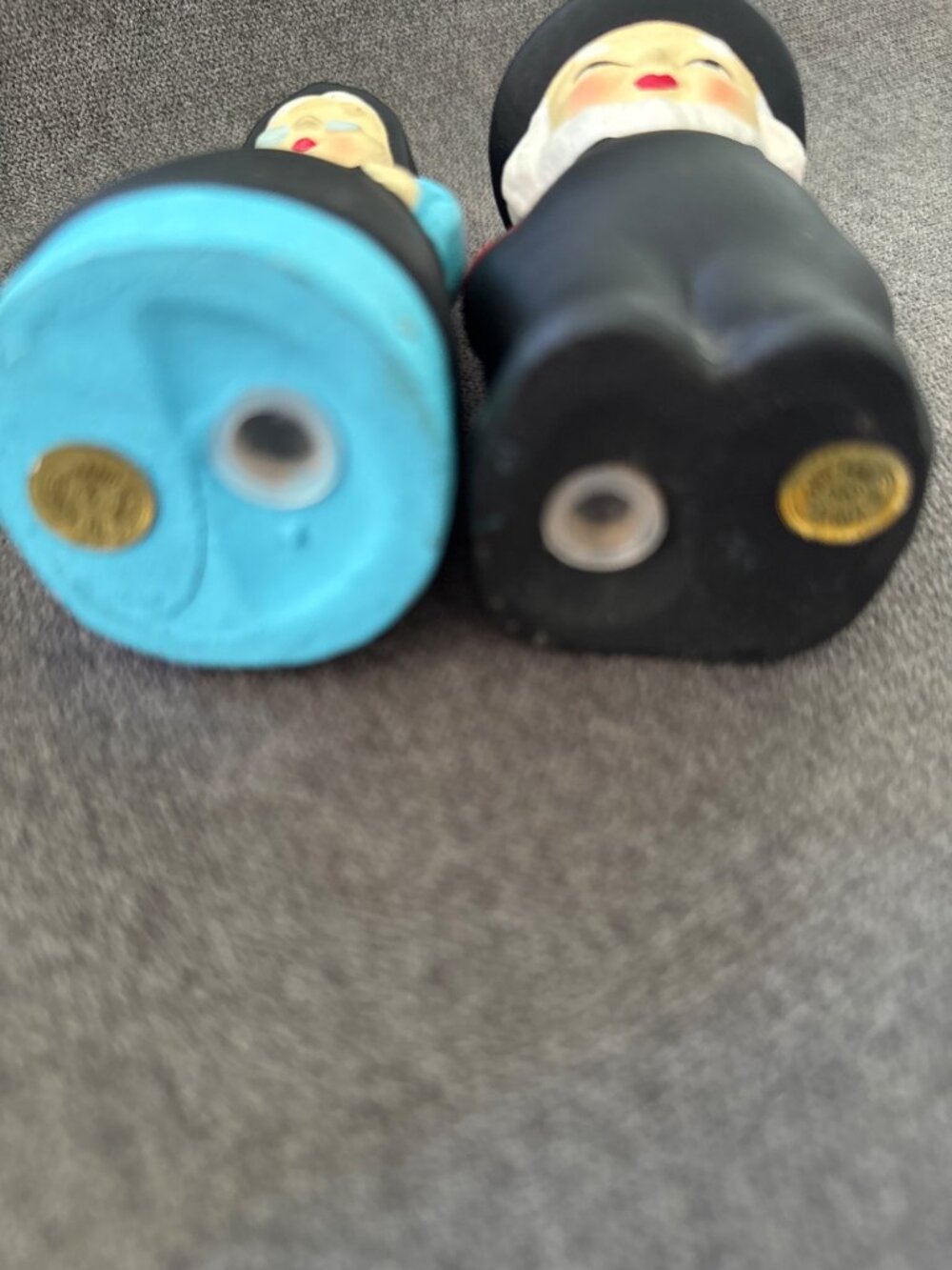 Amish Country Salt & Pepper Shakers With Wooden Holder Hand-Painted Ceramic Coll - Picture 5 of 11